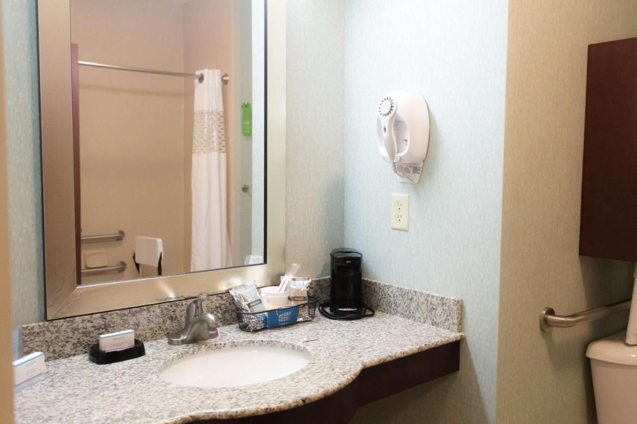 Hampton Inn & Suites Middlebury Exteriér fotografie