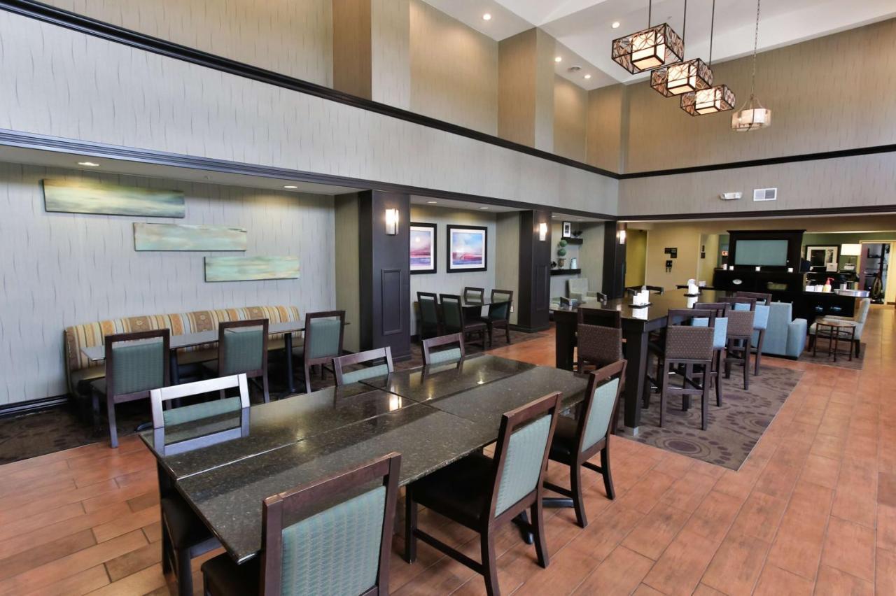 Hampton Inn & Suites Middlebury Exteriér fotografie