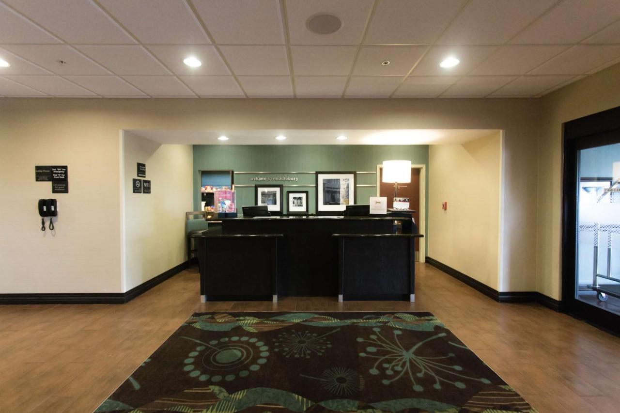Hampton Inn & Suites Middlebury Exteriér fotografie