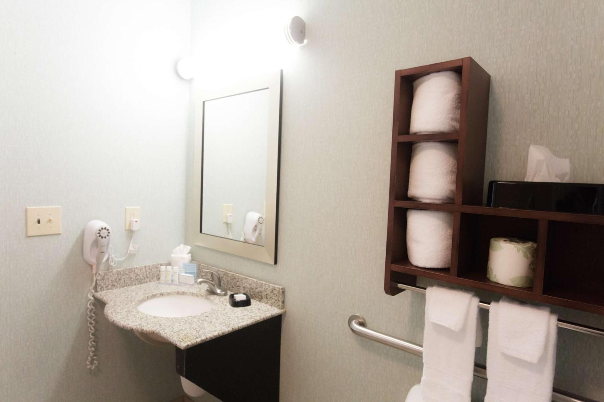 Hampton Inn & Suites Middlebury Exteriér fotografie